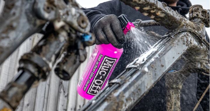 Lavage et lubrification de vélo