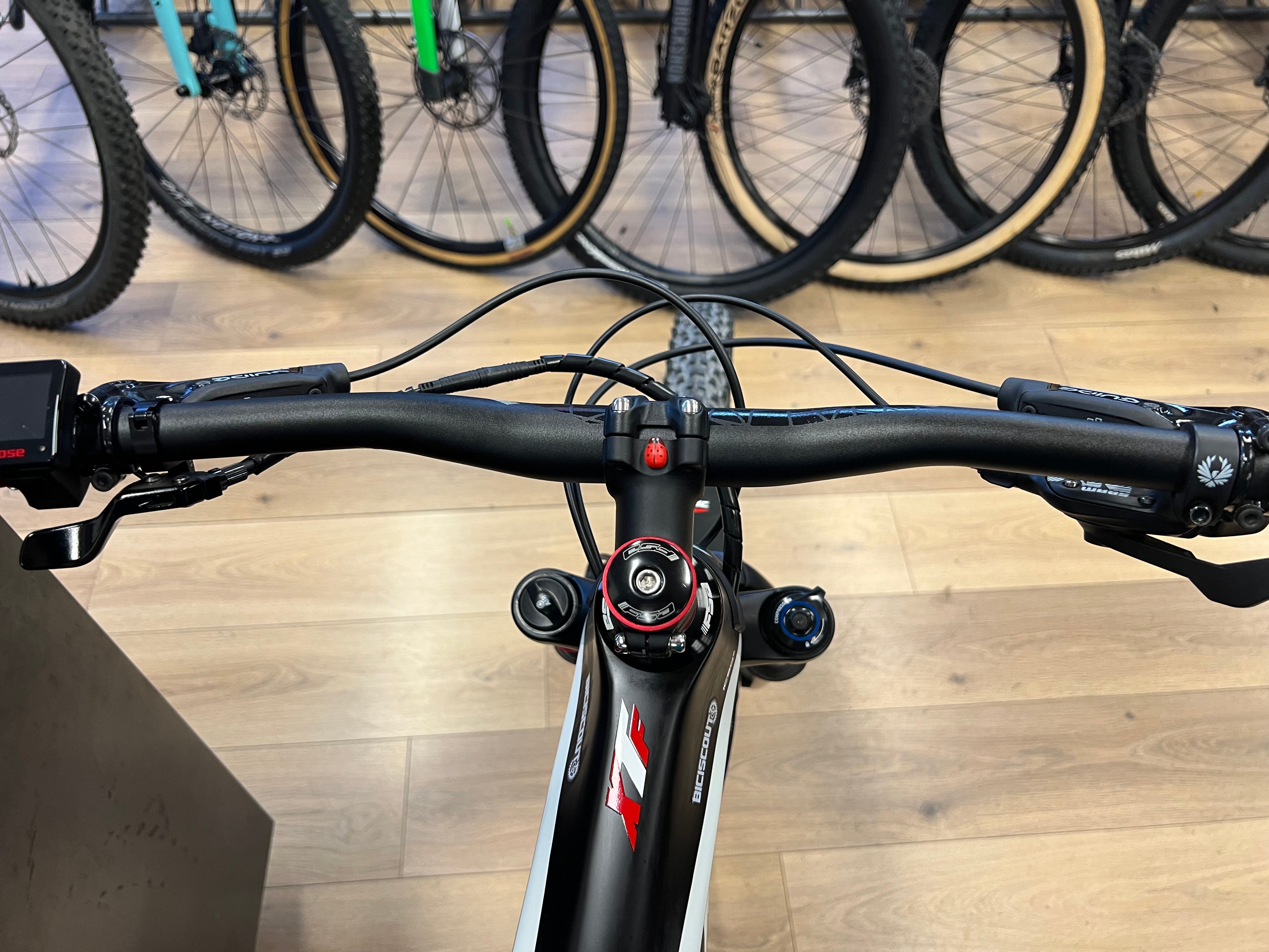 Usato E-MTB Fantic XTF Carbon tg.M