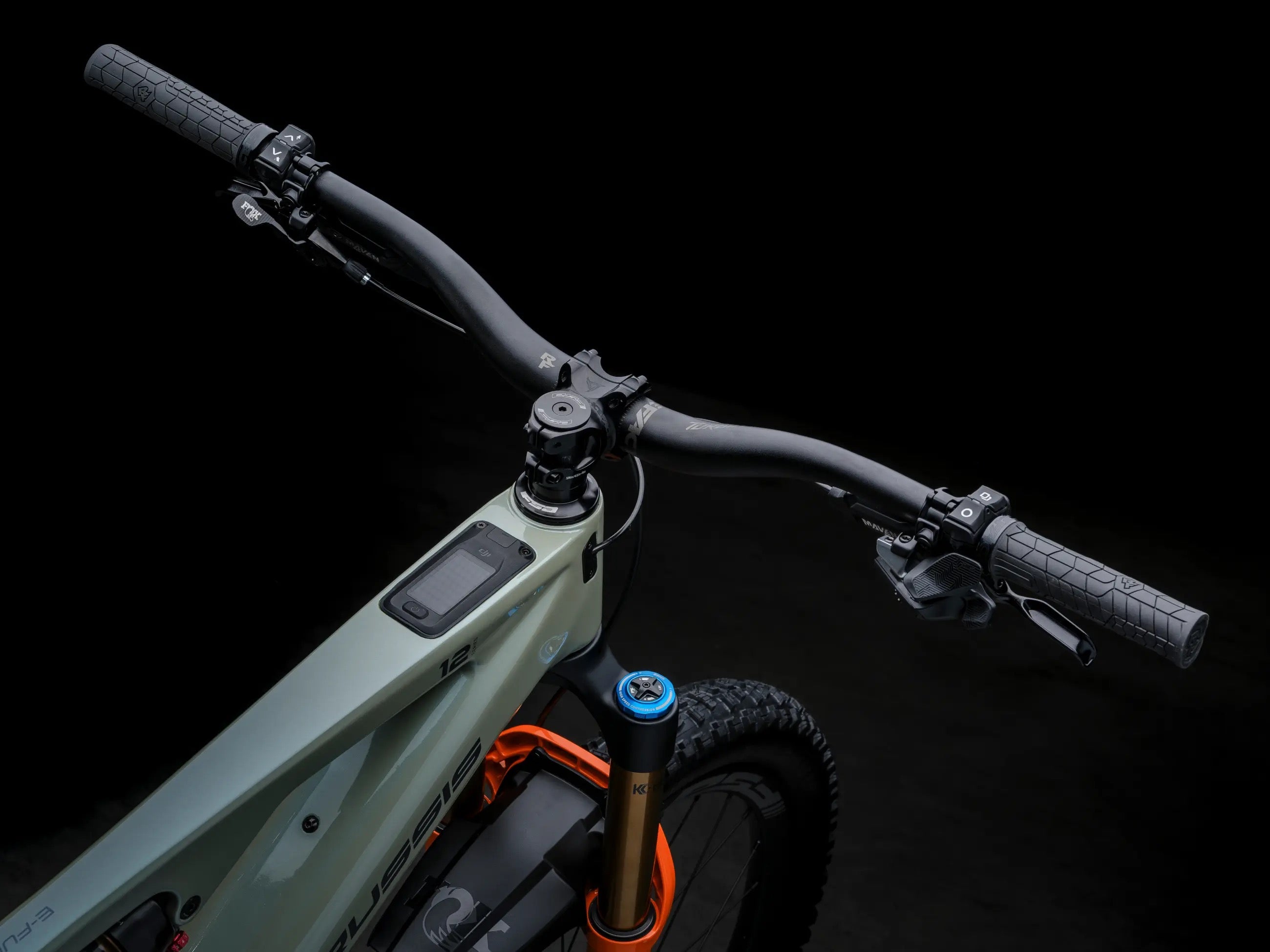 CRUSSIS e-Full 12.11-PRO (800 Wh)