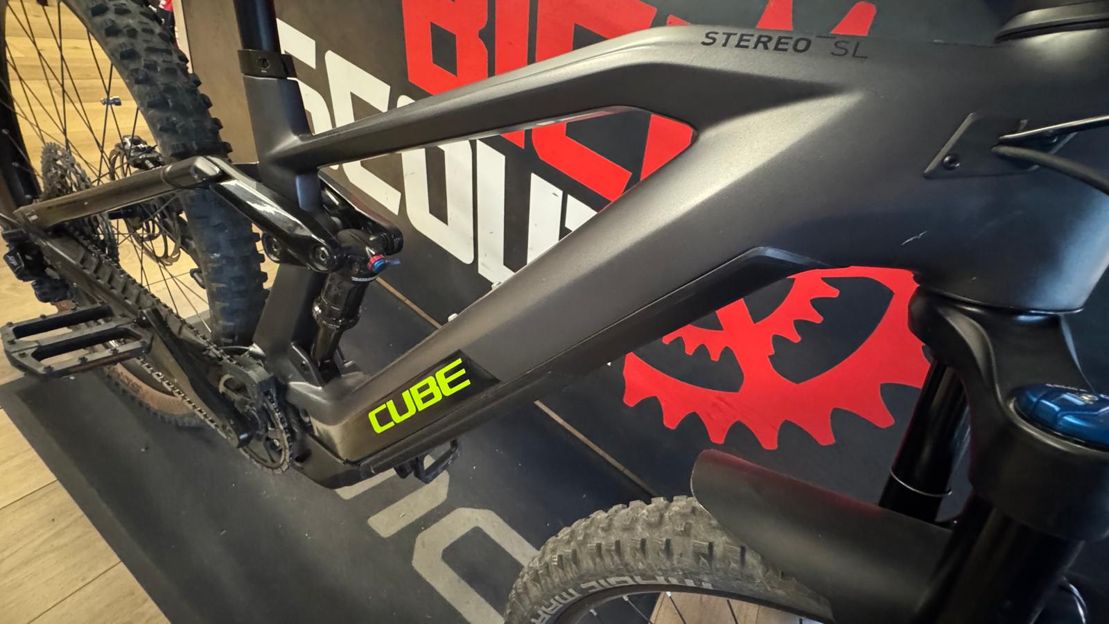 USATO Cube Stereo Hybrid E-bike